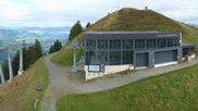 Archiviertes Webcam Bild: SkiWelt Westendorf - Bergstation Fleidingbahn am 26.08.2026 um 08:54 Uhr