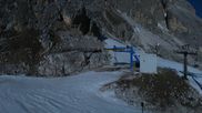 Archiviertes Webcam Bild: Cortina d'Ampezzo - Bergstation Pomedes am 02.05.2026 um 00:43 Uhr