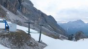Archived webcam image showing Cortina d'Ampezzo - Top Station Pomedes on 4 May 2026 at 07:26