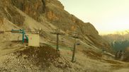 Archived webcam image showing Cortina d'Ampezzo - Top Station Pomedes on 2 Oct 2026 at 18:18