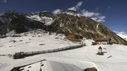 Archived webcam image showing Oberiss Alm in the Stubai Oberberg valley on 5 Apr 2026 at 16:34