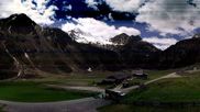Archived webcam image showing Oberiss Alm in the Stubai Oberberg valley on 21 May 2026 at 12:23