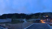 Archiviertes Webcam Bild: Courchevel: Weltcup-Piste Slalom am 27.08.2026 um 06:32 Uhr