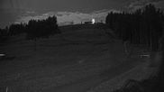 Archived webcam image showing Isaberg Mountain Resort - Familjebacken Slope on 3 Aug 2026 at 02:26