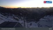 Archiviertes Webcam Bild: Sölden - Schwarze Schneid Mittelstation am 29.05.2026 um 05:23 Uhr