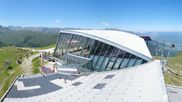 Archiviertes Webcam Bild: Axamer Lizum: Hoadl-Haus und Bergstation Olympiabahn am 24.07.2026 um 12:17 Uhr
