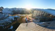 Archiviertes Webcam Bild: Axamer Lizum: Hoadl-Haus und Bergstation Olympiabahn am 27.10.2026 um 16:31 Uhr