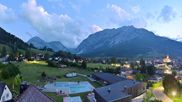 Archiviertes Webcam Bild: Gröbming: Blick auf Kirche und Panoramabad am 28.05.2026 um 04:00 Uhr