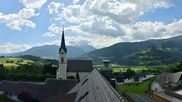 Archiviertes Webcam Bild: Gröbming: Blick auf Kirche und Panoramabad am 28.05.2026 um 10:00 Uhr