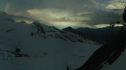 Archived webcam image showing Hintertux Glacier - Top station Gefrorene Wand on 20 Jun 2026 at 00:35