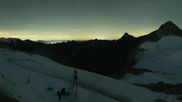 Archived webcam image showing Hintertux Glacier - Top station Gefrorene Wand on 20 Sep 2026 at 04:59