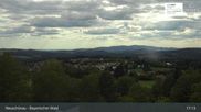 Archiviertes Webcam Bild: Neuschönau - Nationalparkzentrum Hans-Eisemann- Haus am 12.07.2026 um 17:33 Uhr