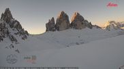 Archiviertes Webcam Bild: Dreizinnenhütte Südtirol: Blick auf die 3 Zinnen am 26 Feb 2026 um 07:10 Uhr