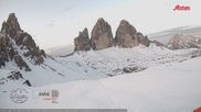 Archiviertes Webcam Bild: Dreizinnenhütte Südtirol: Blick auf die 3 Zinnen am 12.04.2026 um 06:59 Uhr