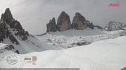Archiviertes Webcam Bild: Dreizinnenhütte Südtirol: Blick auf die 3 Zinnen am 12.04.2026 um 10:59 Uhr