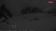 Archiviertes Webcam Bild: Dreizinnenhütte Südtirol: Blick auf die 3 Zinnen am 12.04.2026 um 20:09 Uhr