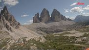 Archiviertes Webcam Bild: Dreizinnenhütte Südtirol: Blick auf die 3 Zinnen am 04.07.2026 um 16:53 Uhr