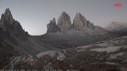Archiviertes Webcam Bild: Dreizinnenhütte Südtirol: Blick auf die 3 Zinnen am 29.09.2026 um 06:28 Uhr