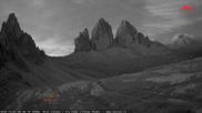 Archiviertes Webcam Bild: Dreizinnenhütte Südtirol: Blick auf die 3 Zinnen am 02.10.2026 um 06:39 Uhr