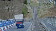 Archiviertes Webcam Bild: Willingen Skisprungschanze: Blick vom Adlerhorst am 12.04.2026 um 12:51 Uhr