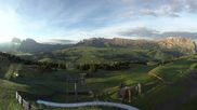 Archived webcam image showing Panorama of the Alpe di Siusi from the Puflatsch mountain station on 6 Jun 2026 at 06:08