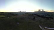 Archived webcam image showing Panorama of the Alpe di Siusi from the Puflatsch mountain station on 8 Aug 2026 at 06:37