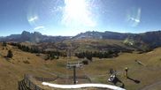 Archived webcam image showing Panorama of the Alpe di Siusi from the Puflatsch mountain station on 30 Oct 2026 at 10:03