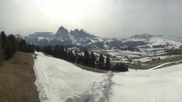 Archiviertes Webcam Bild: Seiser Alm: Panoramablick Mezdi Bergstation am 12.04.2026 um 10:54 Uhr