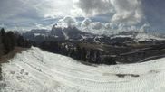 Archived webcam image showing View over Alpe di Siusi - Mezdi mountain station on 16 Apr 2026 at 10:04