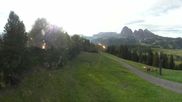 Archiviertes Webcam Bild: Seiser Alm: Panoramablick Mezdi Bergstation am 15.06.2026 um 07:34 Uhr
