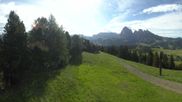 Archiviertes Webcam Bild: Seiser Alm: Panoramablick Mezdi Bergstation am 15.06.2026 um 08:34 Uhr