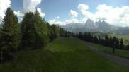 Archiviertes Webcam Bild: Seiser Alm: Panoramablick Mezdi Bergstation am 19.06.2026 um 12:08 Uhr