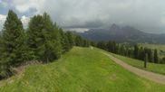 Archiviertes Webcam Bild: Seiser Alm: Panoramablick Mezdi Bergstation am 19.06.2026 um 14:08 Uhr