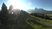 Archiviertes Webcam Bild: Seiser Alm: Panoramablick Mezdi Bergstation am 12.07.2026 um 07:47 Uhr