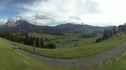 Archiviertes Webcam Bild: Seiser Alm: Panoramablick Mezdi Bergstation am 26.08.2026 um 16:18 Uhr