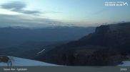 Archiviertes Webcam Bild: Seiser Alm: Bergstation Spitzbühl am 12.04.2026 um 01:54 Uhr