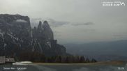 Archiviertes Webcam Bild: Seiser Alm: Bergstation Spitzbühl am 12.04.2026 um 15:54 Uhr