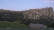 Archiviertes Webcam Bild: Seiser Alm: Bergstation Spitzbühl am 29.05.2026 um 05:54 Uhr