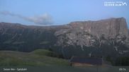 Archiviertes Webcam Bild: Seiser Alm: Bergstation Spitzbühl am 12.07.2026 um 05:05 Uhr