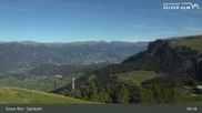 Archiviertes Webcam Bild: Seiser Alm: Bergstation Spitzbühl am 04.09.2026 um 09:57 Uhr