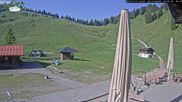 Archiviertes Webcam Bild: Spitzingsee: Untere Firstalm am Nordhanglift am 28.05.2026 um 08:52 Uhr