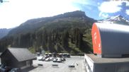 Archived webcam image showing Glacier 3000: Col du Pillon Base station on 17 Jun 2026 at 10:02