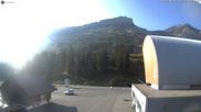 Archived webcam image showing Glacier 3000: Col du Pillon Base station on 3 Aug 2026 at 08:17