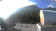 Archived webcam image showing Glacier 3000: Col du Pillon Base station on 6 Aug 2026 at 08:12