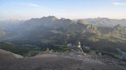 Archived webcam image showing Glacier 3000: Black Wall Slope on 4 Aug 2026 at 07:13