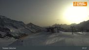 Archiviertes Webcam Bild: Stubaier Gletscher: Murmele Bergstation am 12.04.2026 um 07:02 Uhr