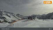 Archiviertes Webcam Bild: Stubaier Gletscher: Murmele Bergstation am 12.04.2026 um 09:02 Uhr