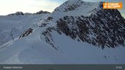 Archiviertes Webcam Bild: Stubaier Gletscher: Bergstation Fernau am 26.02.2026 um 19:41 Uhr