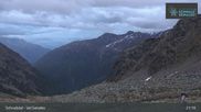 Archived webcam image showing Schnalstal Glacier: Lazaun Top Station on 6 Jun 2026 at 03:31