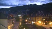 Archiviertes Webcam Bild: Tremblant: Place des Voyageurs am 28.05.2026 um 10:50 Uhr